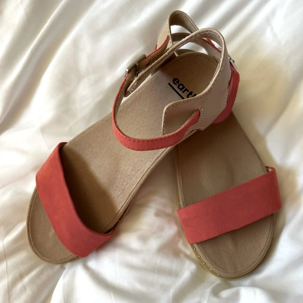 Brand new Earth brand suede sandal - Picture 5 of 5
